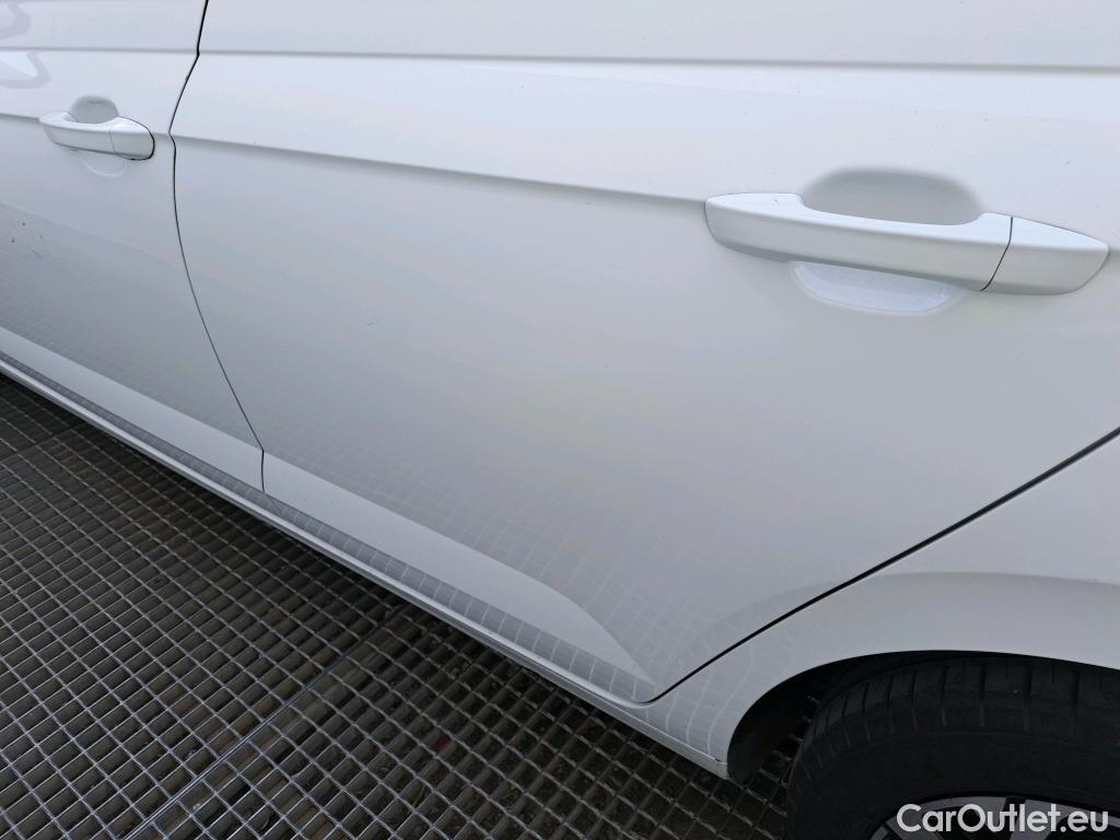  Volkswagen  Polo VOLKSWAGEN  / 2021 / 5P / berlina con portón Life 1.0 TSI 70kW (95CV) #17