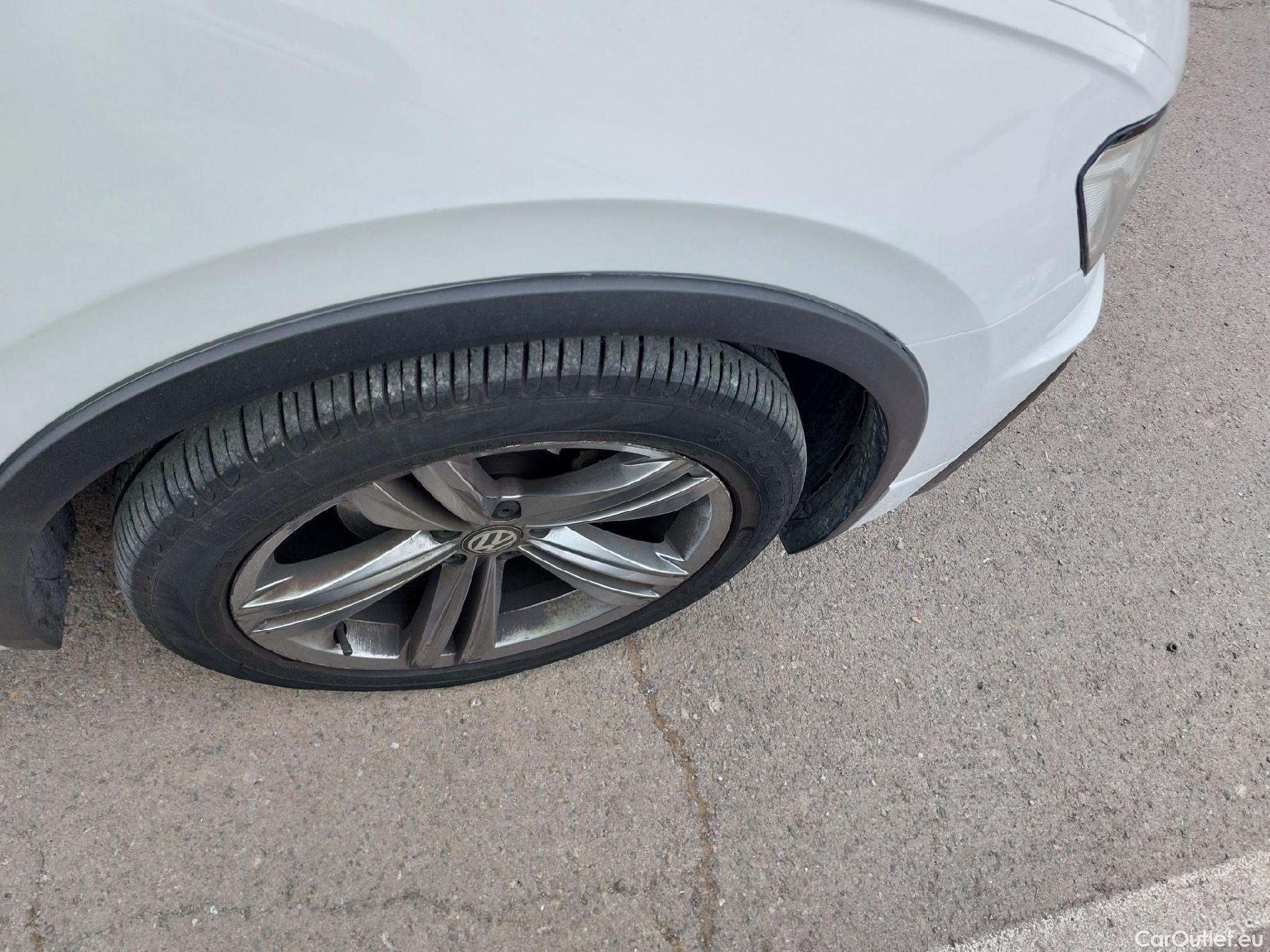  Volkswagen  Tiguan VOLKSWAGEN  / 2016 / 5P / todoterreno Advance 2.0 TDI 110kW (150CV) DSG (CX) #32