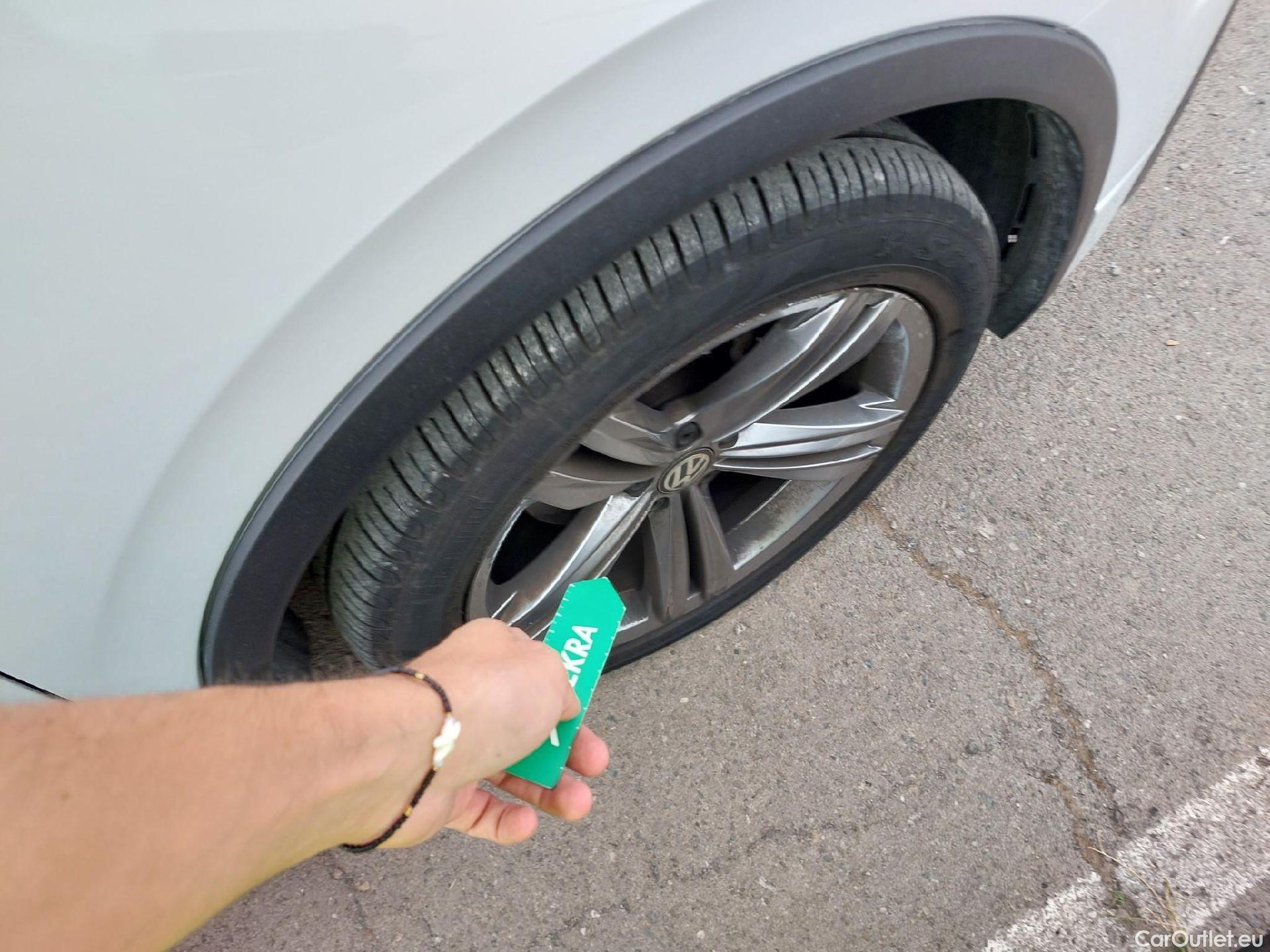  Volkswagen  Tiguan VOLKSWAGEN  / 2016 / 5P / todoterreno Advance 2.0 TDI 110kW (150CV) DSG (CX) #31