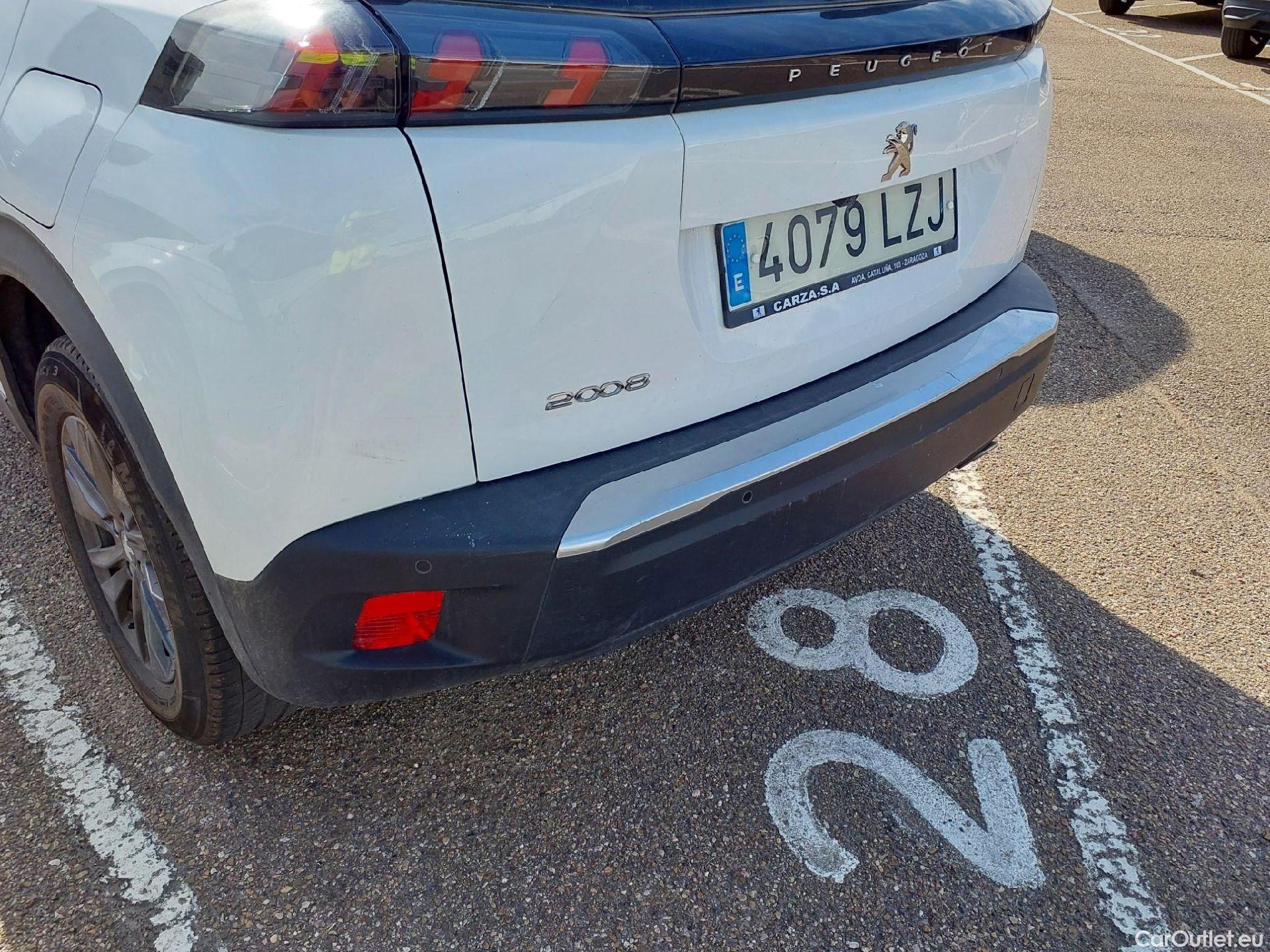  Peugeot  2008 PEUGEOT  / 2019 / 5P / todoterreno Active Pack BlueHDI 81kW (110CV) #9