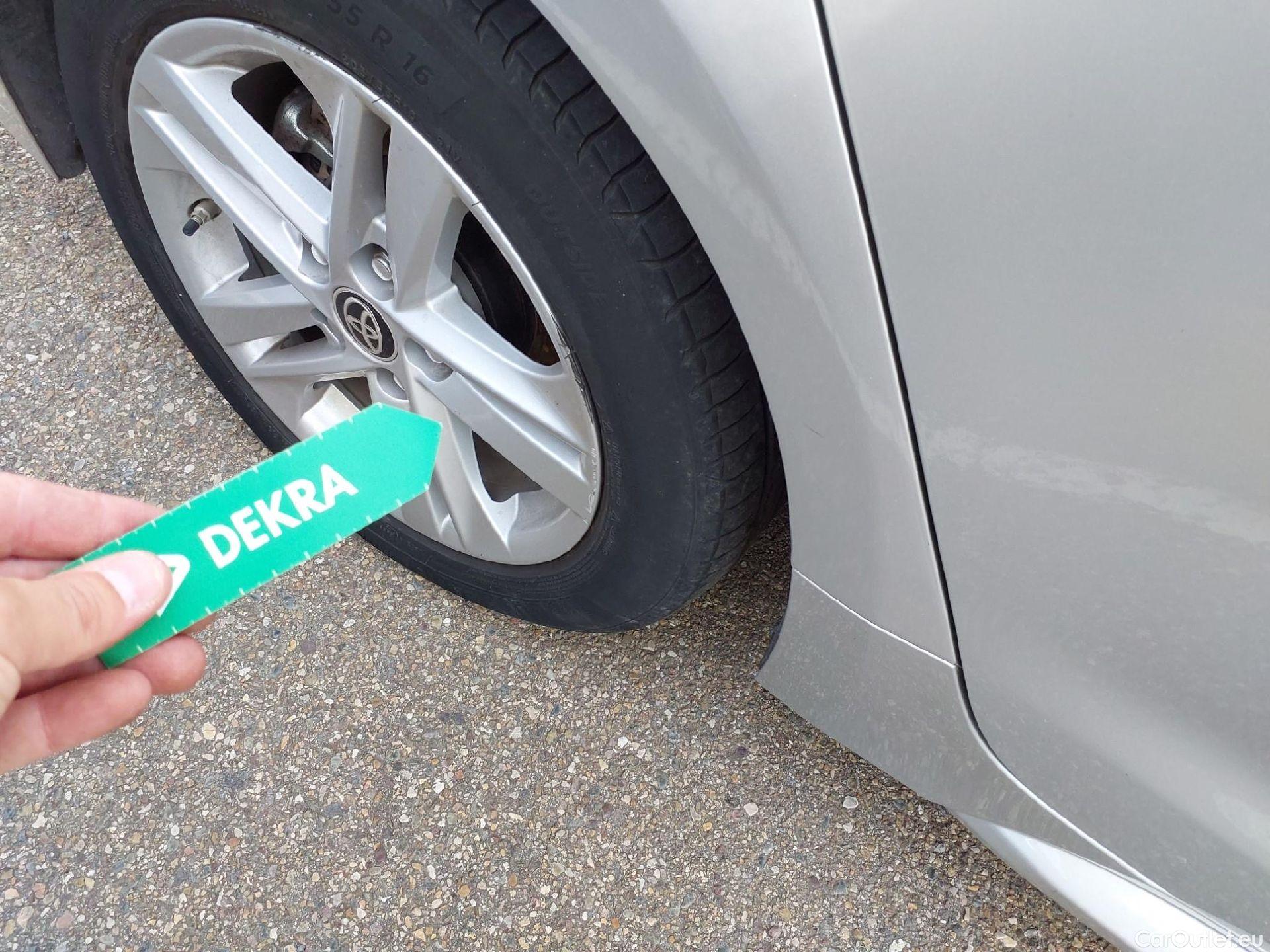  Toyota  Corolla TOYOTA  / 2019 / 5P / familiar 1.8 125H ACTIVE TECH E-CVT TOU SPORT #37