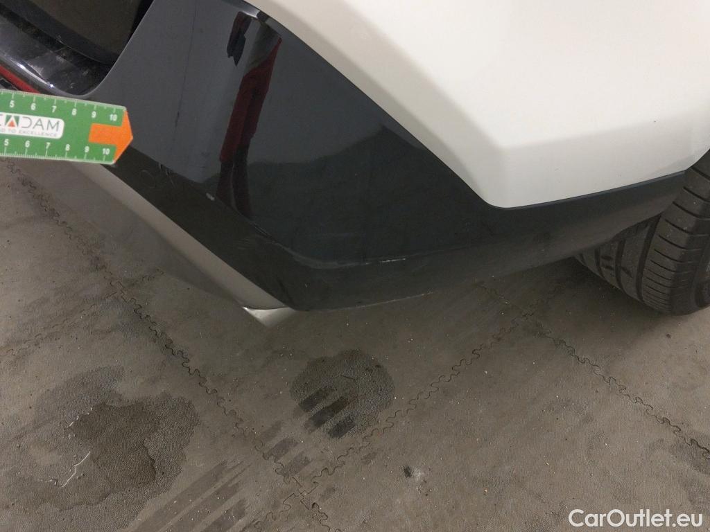  Toyota  RAV4 TOYOTA  / 2018 / 5P / todoterreno 2.5l 220H Style 4WD #2