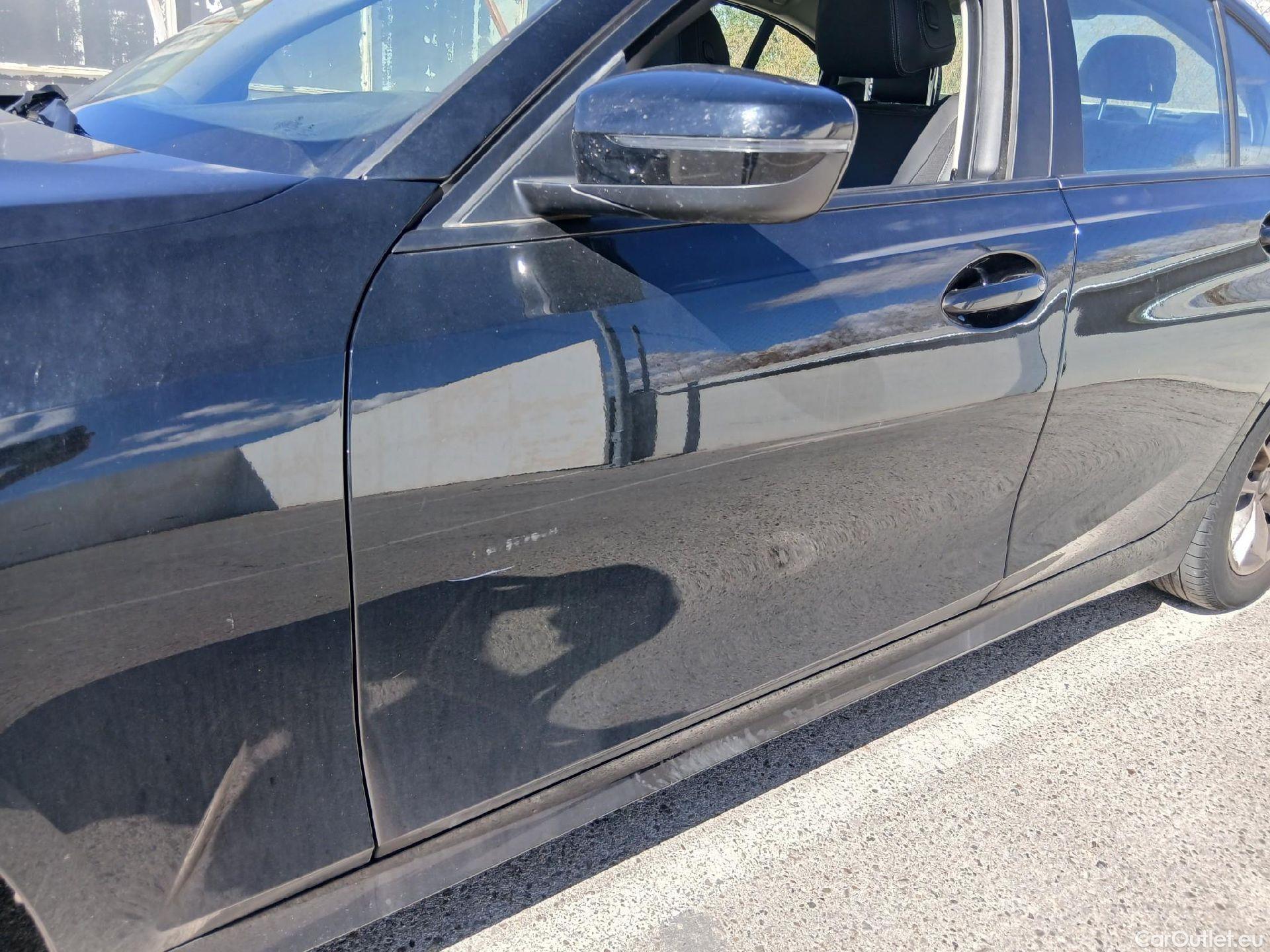  Bmw  Serie 3 BMW  / 2018 / 4P / sedán 318d Auto. #8