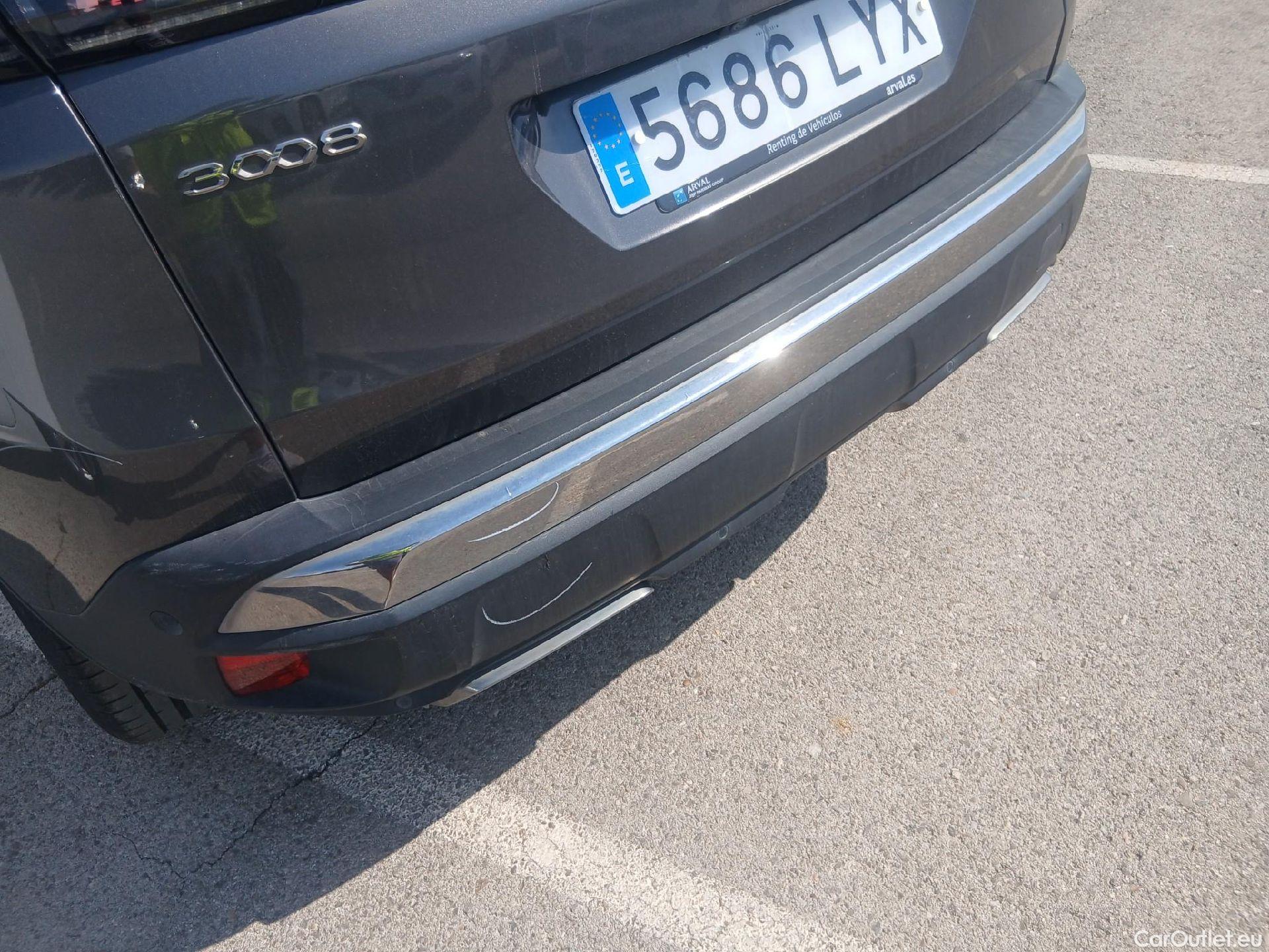  Peugeot  3008 PEUGEOT  / 2020 / 5P / todoterreno 1.5 BlueHDi 96kW S&S GT EAT8 #32