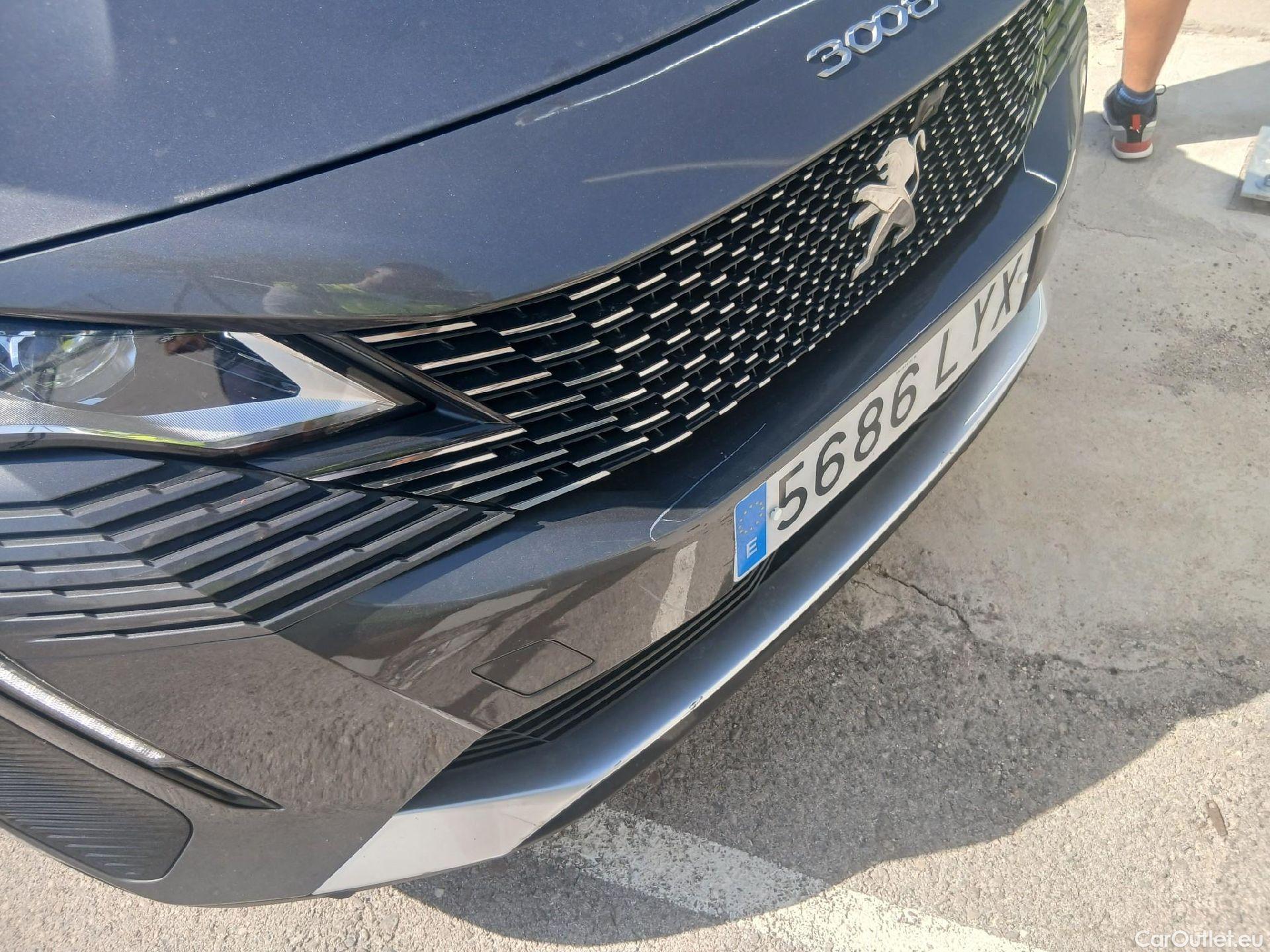  Peugeot  3008 PEUGEOT  / 2020 / 5P / todoterreno 1.5 BlueHDi 96kW S&S GT EAT8 #9