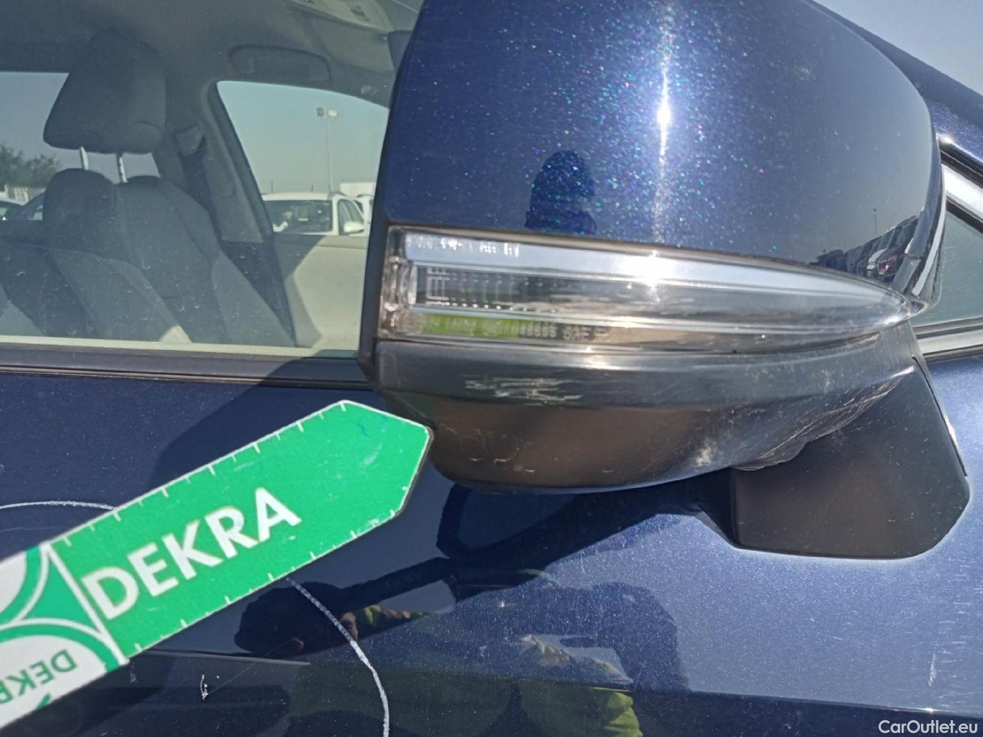  Toyota  RAV4 TOYOTA  / 2018 / 5P / todoterreno 2.5l 220H Luxury #32