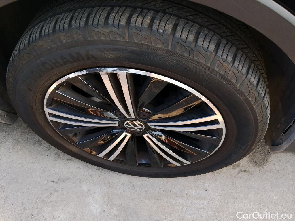  Volkswagen  Tiguan VOLKSWAGEN  / 2020 / 5P / todoterreno Life 2.0 TDI 110kW (150CV) DSG (AC2) #13