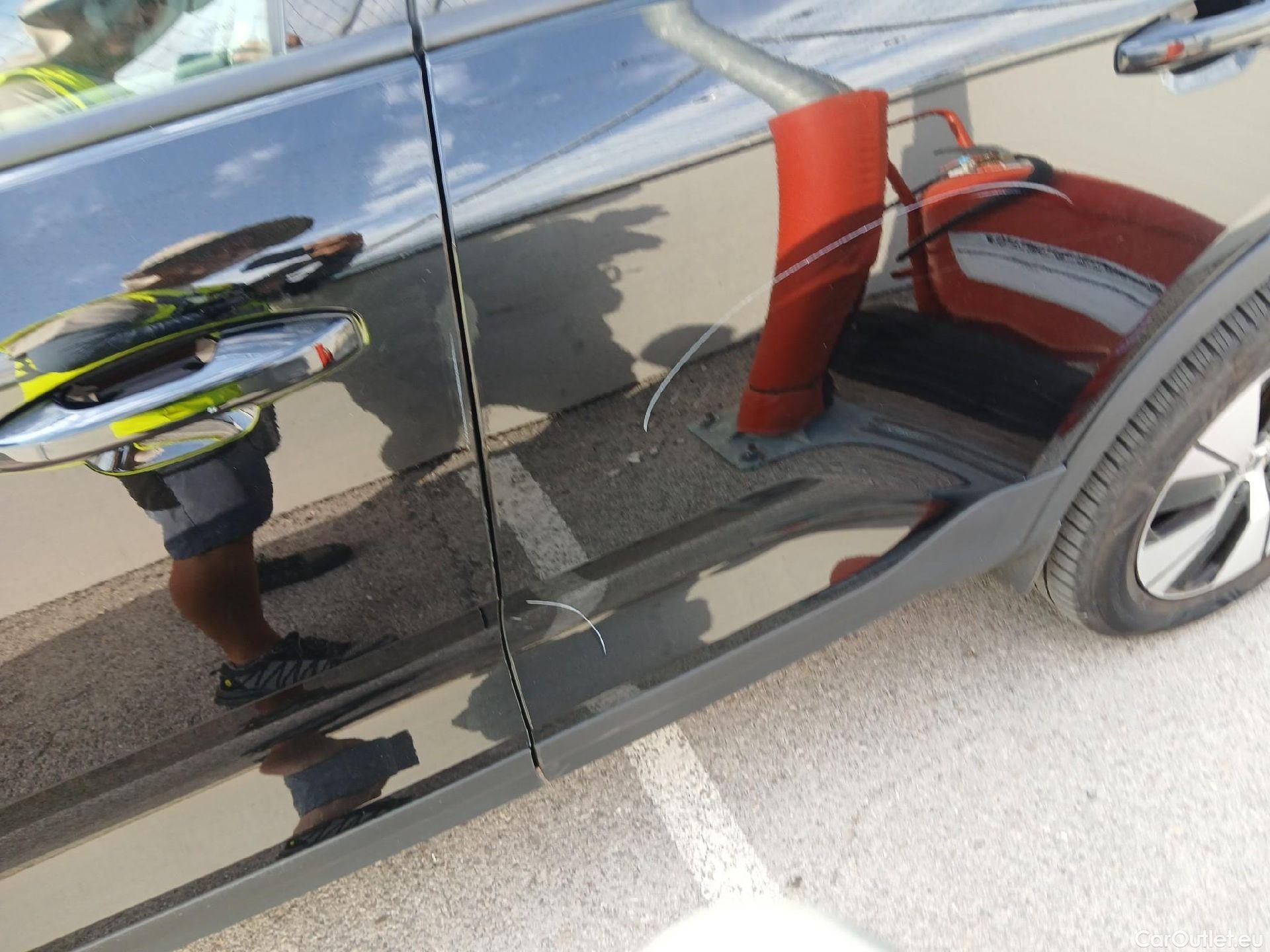  Volvo  XC 40 VOLVO XC40 / 2021 / 5P / todoterreno 2.0 B3 G Core Auto #16