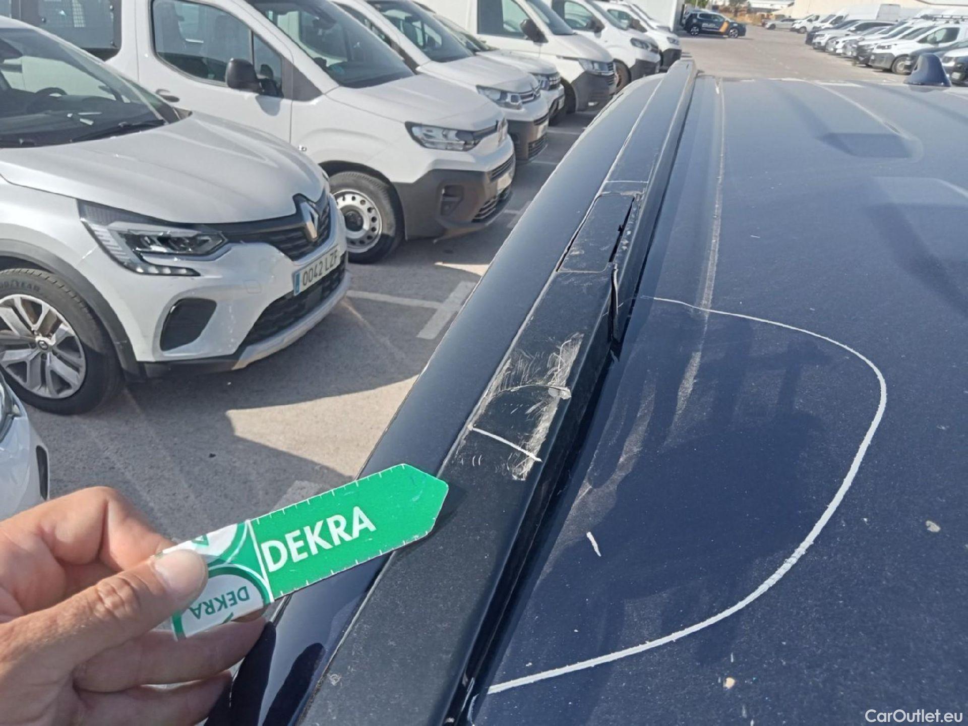  Toyota  RAV4 TOYOTA  / 2018 / 5P / todoterreno 2.5l 220H Luxury #40