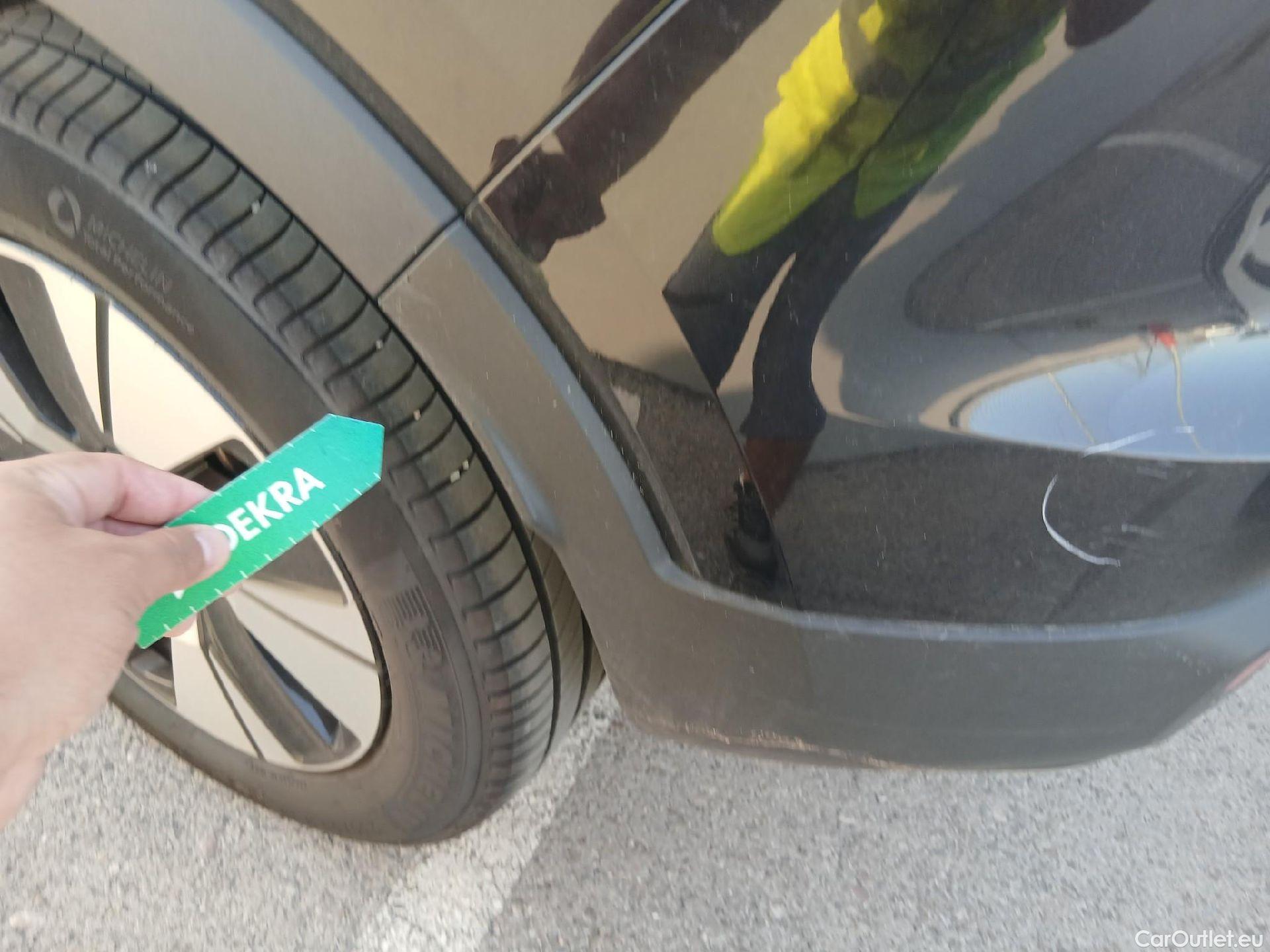  Volvo  XC 40 VOLVO XC40 / 2021 / 5P / todoterreno 1.5 T4 Recharge PHEV Core Auto #13