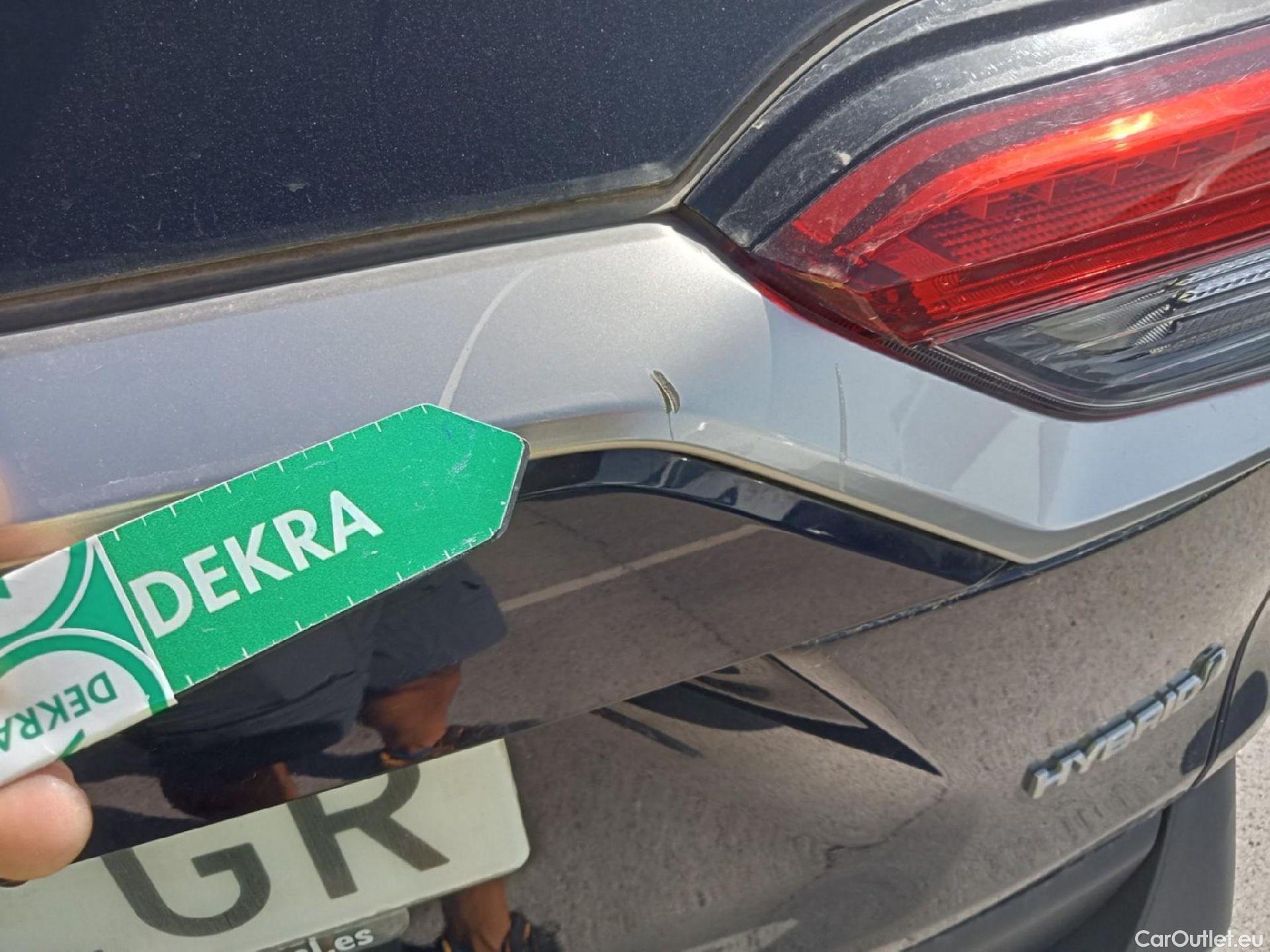 Toyota  RAV4 TOYOTA  / 2018 / 5P / todoterreno 2.5l 220H Luxury #21