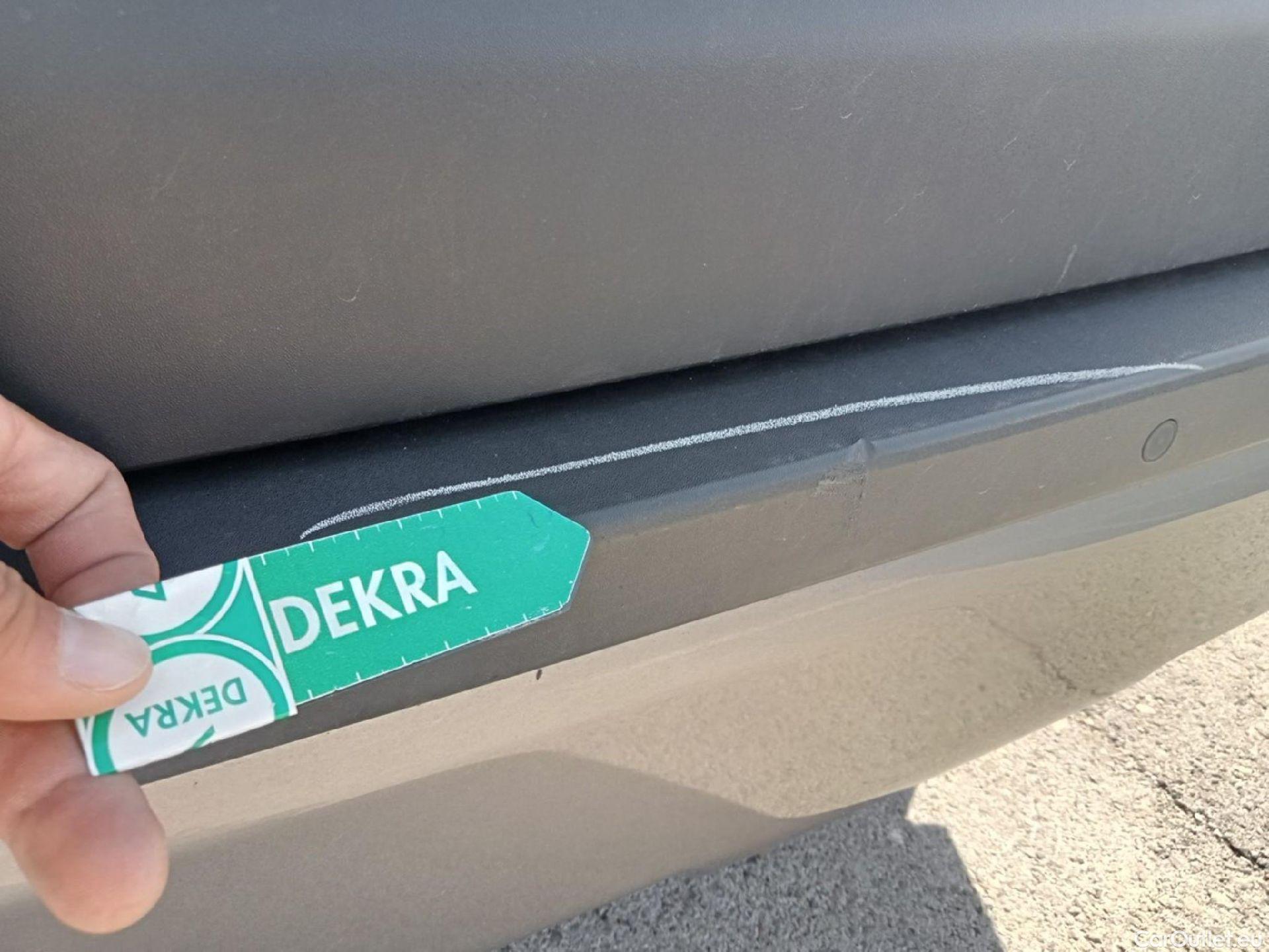  Toyota  RAV4 TOYOTA  / 2018 / 5P / todoterreno 2.5l 220H Luxury #18