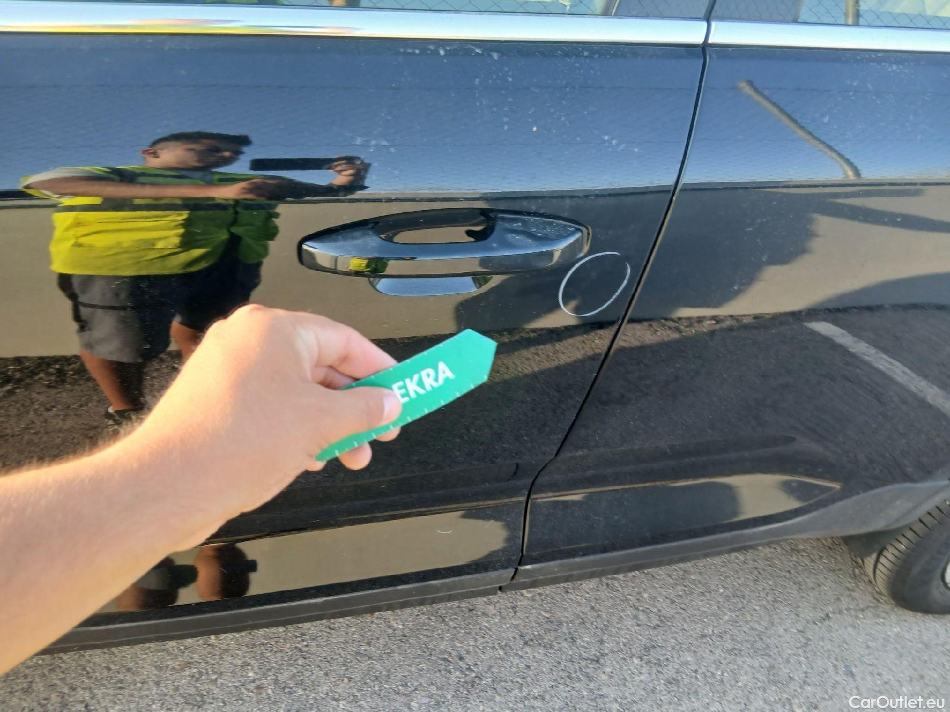  Volvo  XC 40 VOLVO XC40 / 2021 / 5P / todoterreno 1.5 T4 Recharge PHEV Core Auto #9