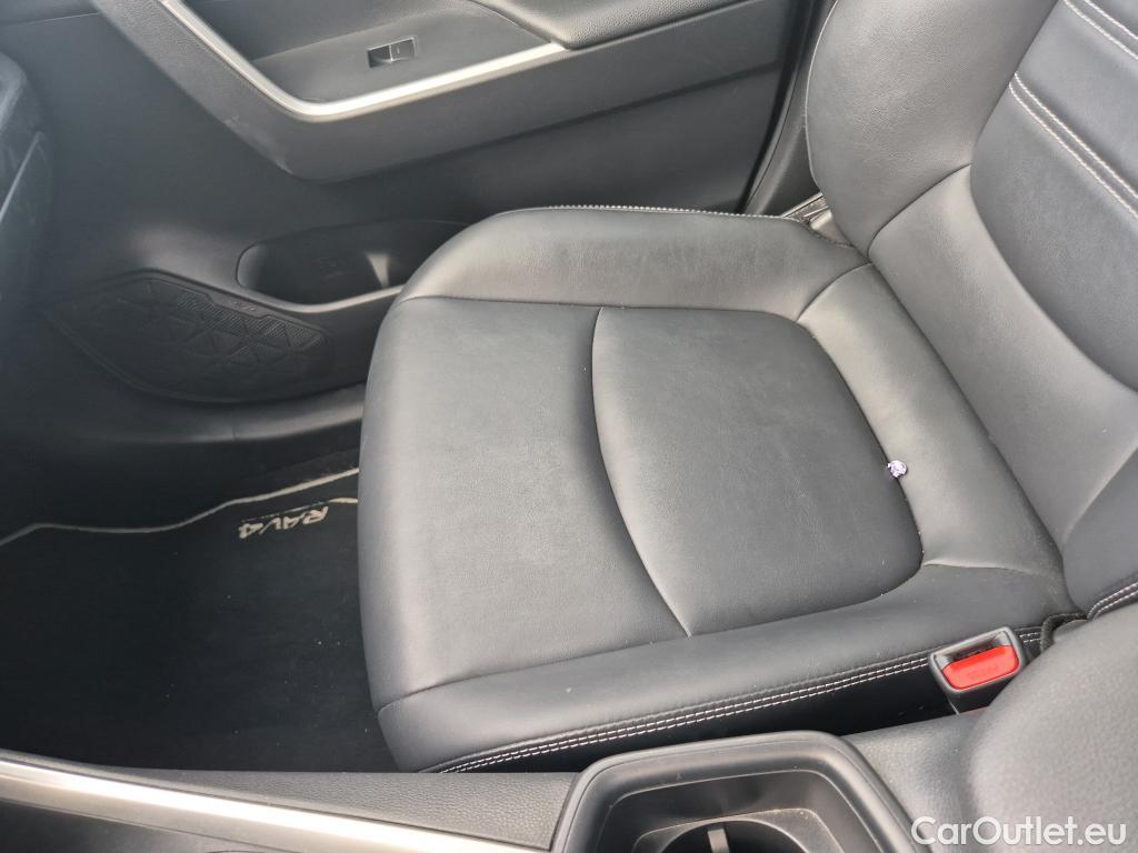  Toyota  RAV4 TOYOTA  / 2018 / 5P / todoterreno 2.5l 220H Advance #24