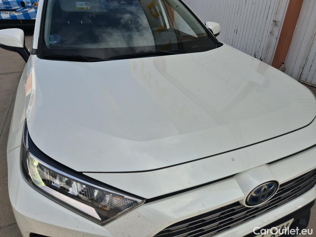  Toyota  RAV4 TOYOTA  / 2018 / 5P / todoterreno 2.5l 220H Advance #26