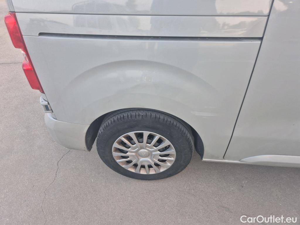  Toyota  Proace TOYOTA  Verso / 2020 / 5P / monovolumen 1.5D 120CV VX SHUTTLE L1 #39