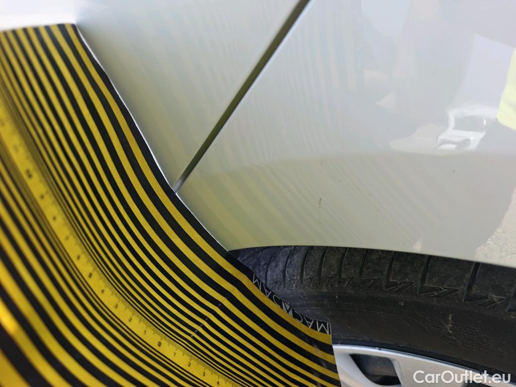  Renault  Clio RENAULT  / 2019 / 5P / berlina con portón Business TCe 74 kW (100CV) GLP #42