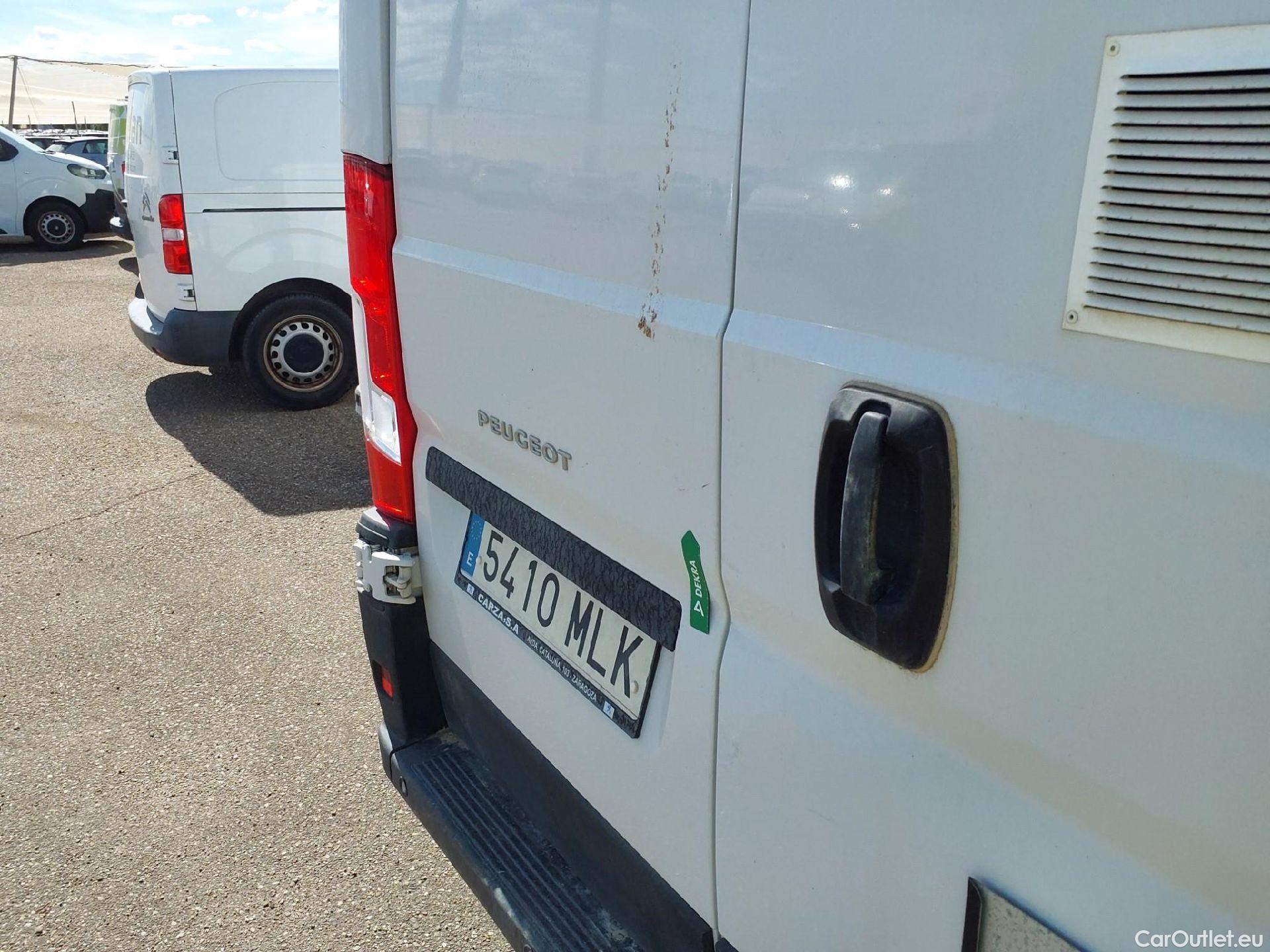  Peugeot  Boxer  Furgón 330 L1H1 BlueHDi 120 Start&Stop 2.2 HDi 120CV MT6 E6d #23