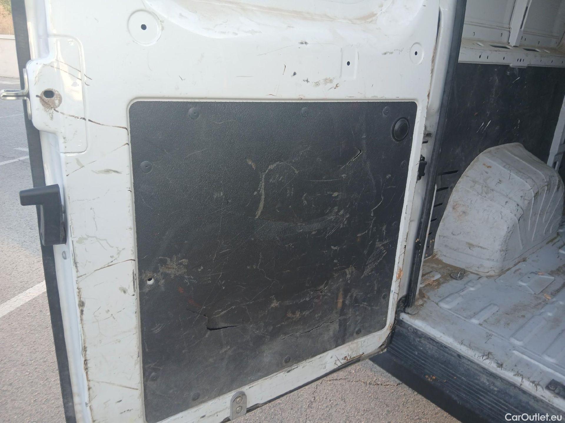  Peugeot  Boxer PEUGEOT  / 2014 / 4P / furgón 333 L2 H1 BHDI 103kW (140CV) S&S 6 V. M (AC) #6