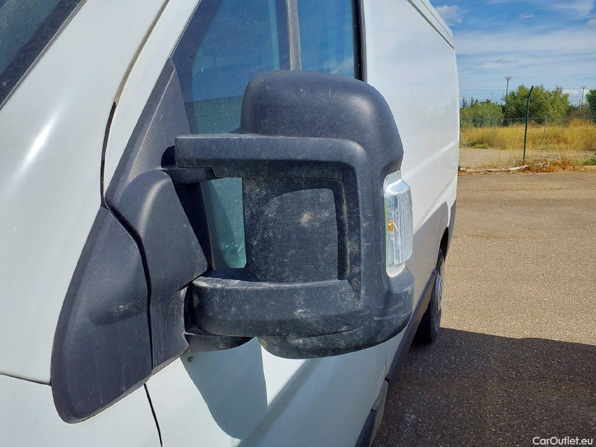  Peugeot  Boxer  Furgón 330 L1H1 BlueHDi 120 Start&Stop 2.2 HDi 120CV MT6 E6d #13