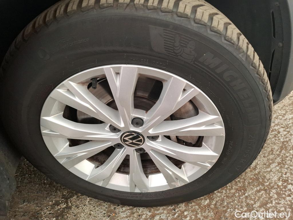  Volkswagen  Tiguan VOLKSWAGEN  / 2020 / 5P / SUV 1.4 eHybrid 245 DSG6 Life Business #15