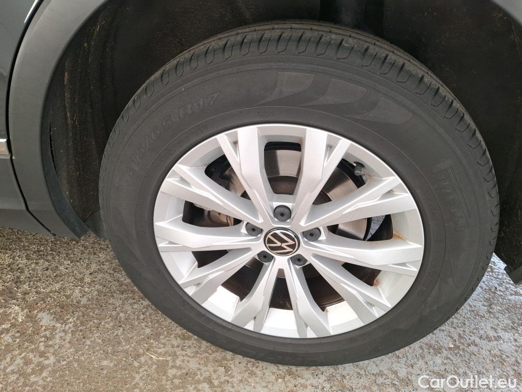  Volkswagen  Tiguan VOLKSWAGEN  / 2020 / 5P / SUV 1.4 eHybrid 245 DSG6 Life Business #38