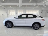  Alfa Romeo   STELVIO ALFA ROMEO / 2017 / 5P / SUV 2.2 TD 190 CV SUPER BUSINESS AT8 Q4 #8