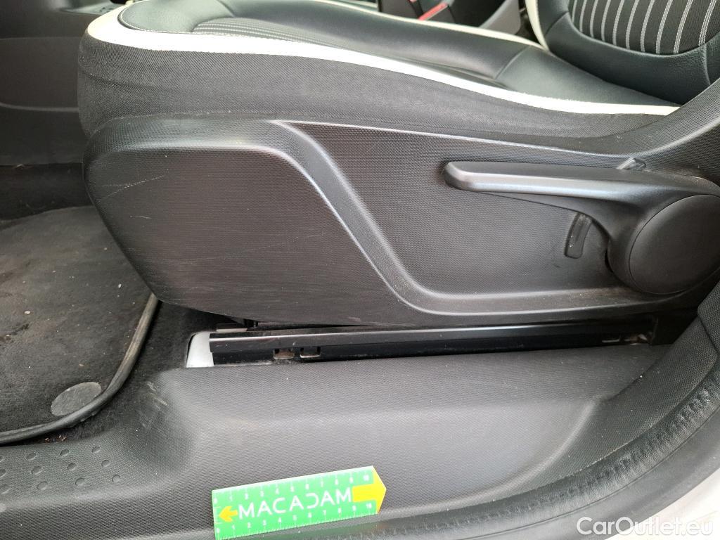  Renault  Twingo RENAULT  / 2019 / 5P / Berline Intens SCe 65 TVU #15