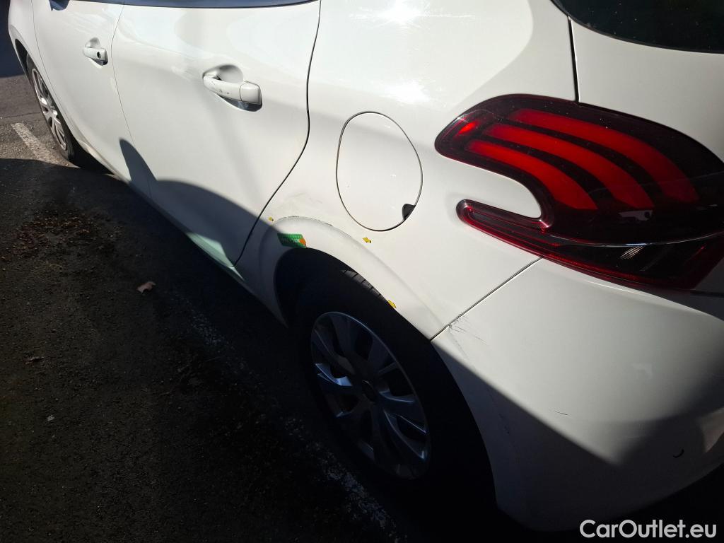  Peugeot  208  Affaire Premium Pack 1.2 80CV BVM5 E6dT #40