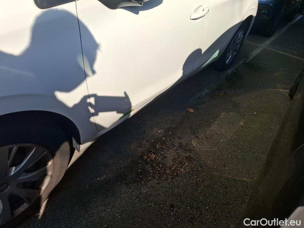  Peugeot  208  Affaire Premium Pack 1.2 80CV BVM5 E6dT #11