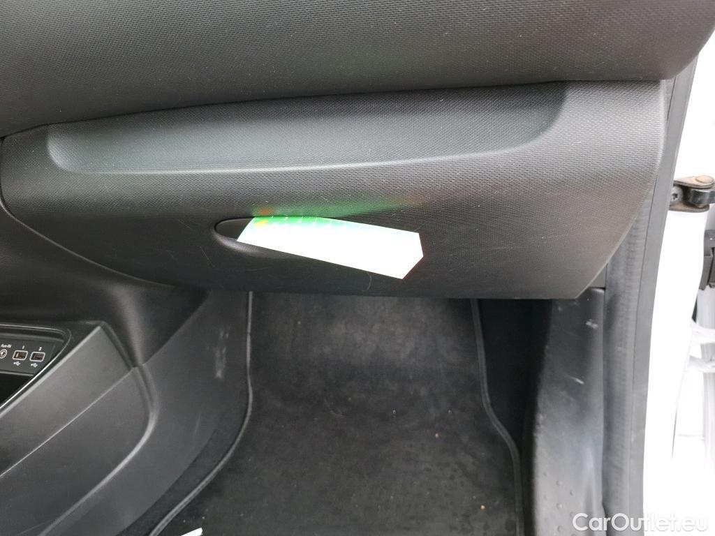  Renault  Twingo RENAULT  / 2019 / 5P / Berline Intens SCe 65 TVU #17