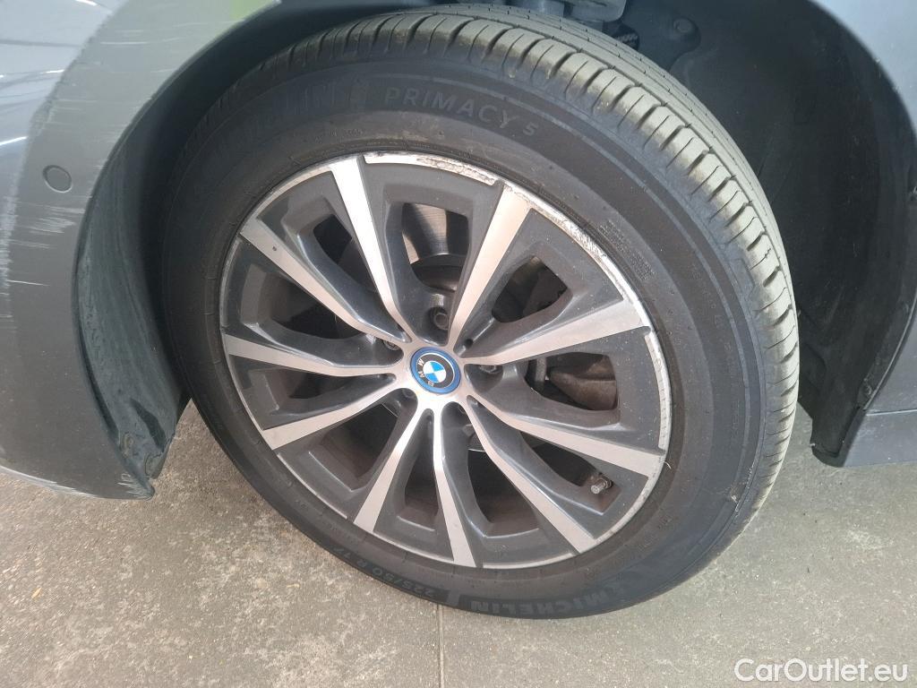  Bmw  Serie 3 BMW Série 3 Touring / 2019 / 5P / Break 320e 204ch Business Design BVA8 Hybride #31