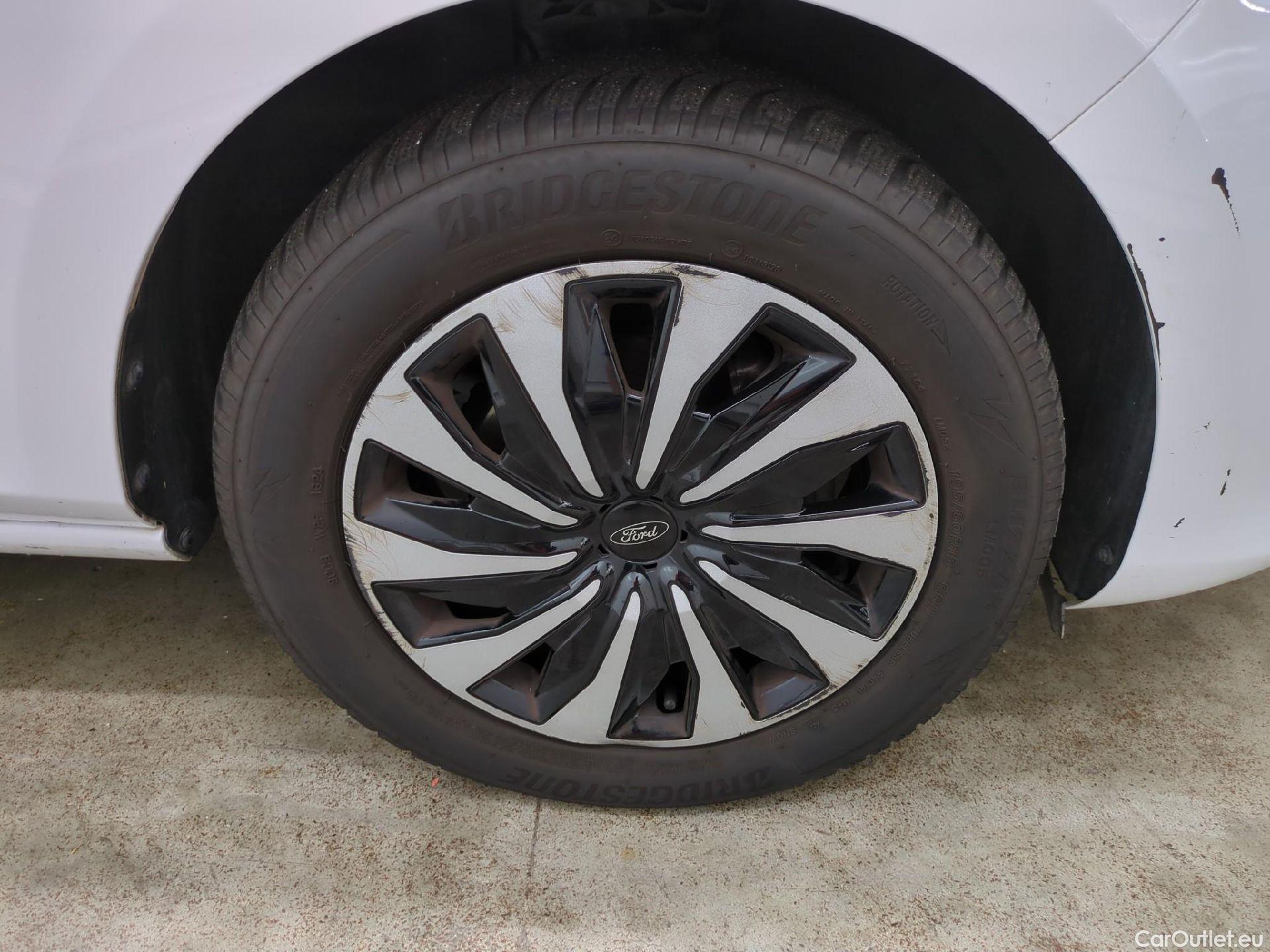  Ford  Fiesta  Titanium 1.0 EcoBoost #11