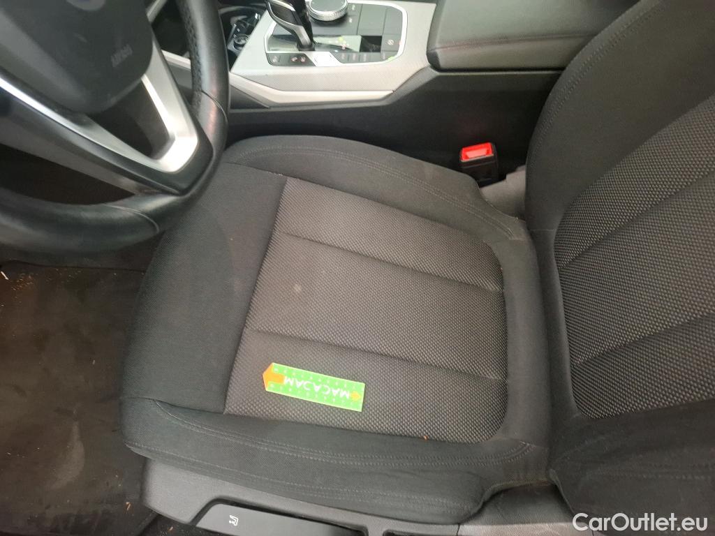  Bmw  Serie 3 BMW Série 3 Touring / 2019 / 5P / Break 320e 204ch Business Design BVA8 Hybride #53