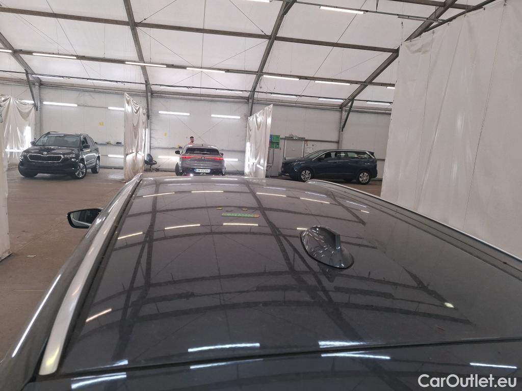  Bmw  Serie 3 BMW Série 3 Touring / 2019 / 5P / Break 320e 204ch Business Design BVA8 Hybride #1