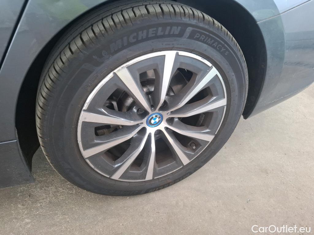  Bmw  Serie 3 BMW Série 3 Touring / 2019 / 5P / Break 320e 204ch Business Design BVA8 Hybride #36