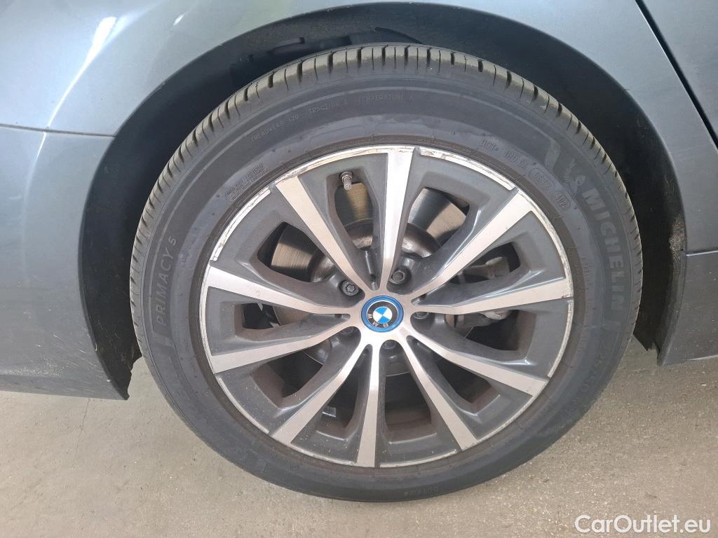  Bmw  Serie 3 BMW Série 3 Touring / 2019 / 5P / Break 320e 204ch Business Design BVA8 Hybride #26