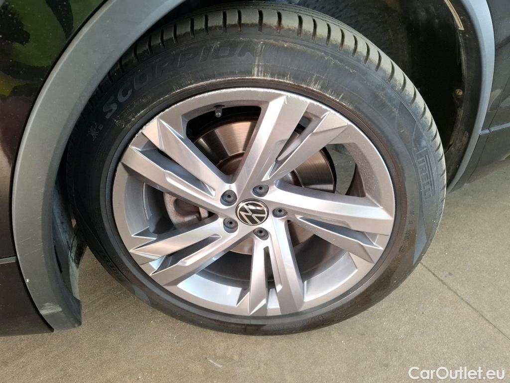  Volkswagen  Tiguan VOLKSWAGEN  / 2020 / 5P / SUV 1.4 eHybrid 245 DSG6 R-Line #10