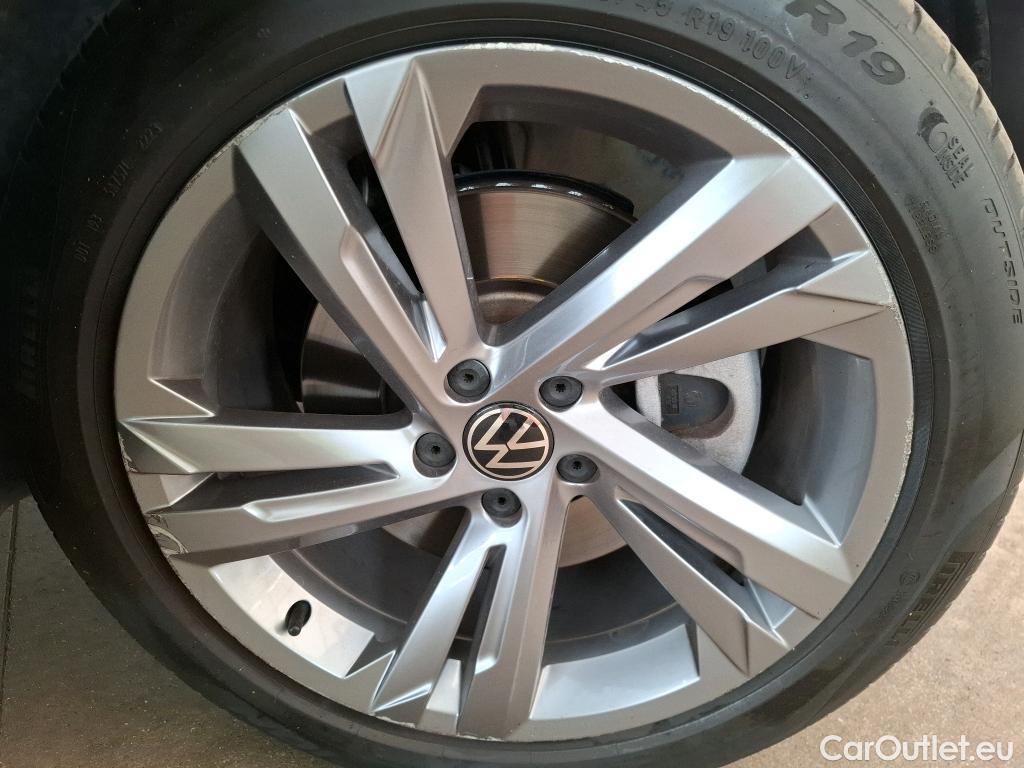  Volkswagen  Tiguan VOLKSWAGEN  / 2020 / 5P / SUV 1.4 eHybrid 245 DSG6 R-Line #23