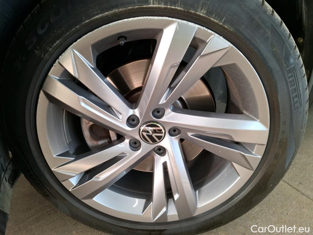  Volkswagen  Tiguan VOLKSWAGEN  / 2020 / 5P / SUV 1.4 eHybrid 245 DSG6 R-Line #11