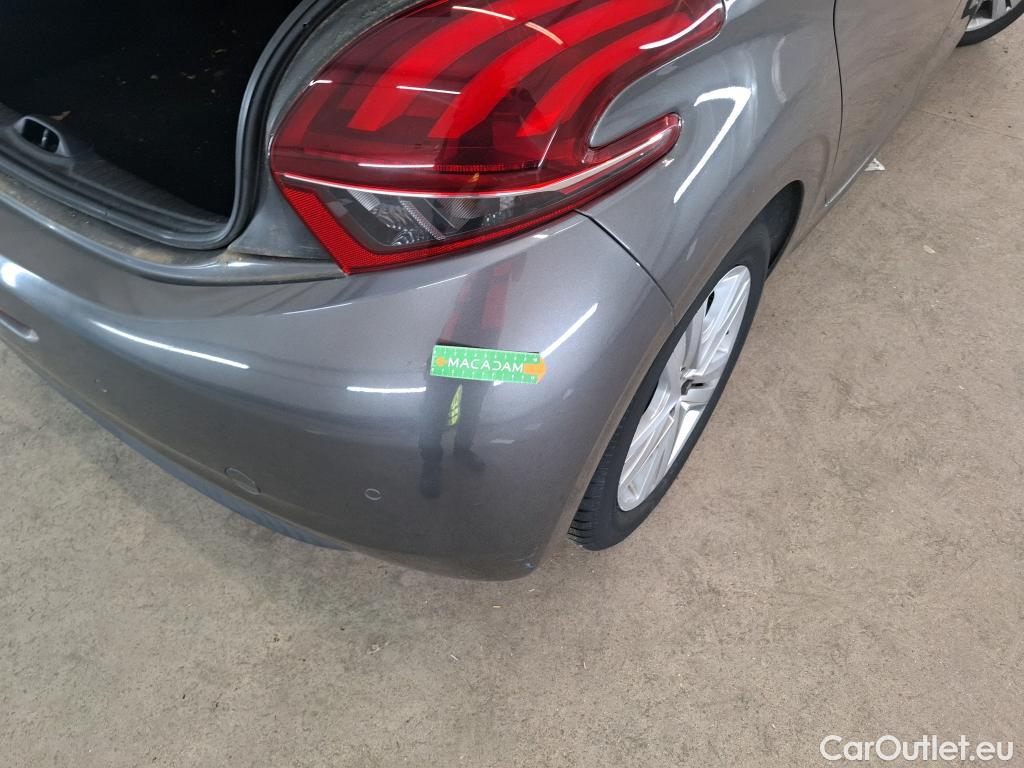 Peugeot  208  Signature 1.2 PureTech 80CV BVM5 E6dT #1