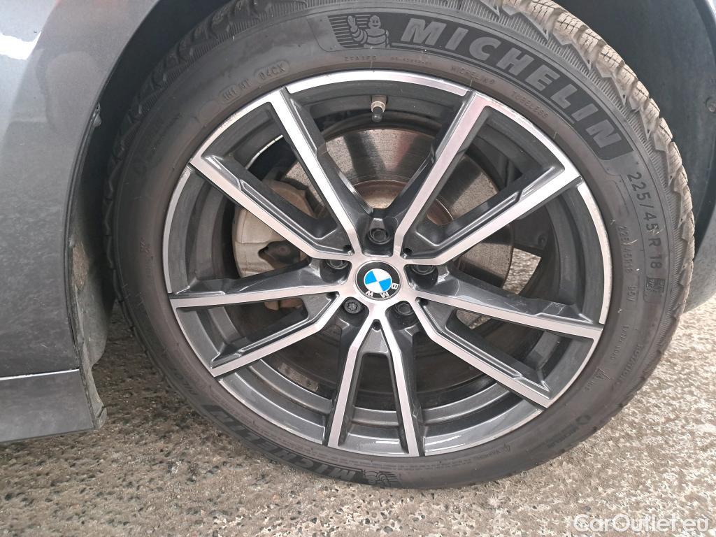  Bmw  Serie 3 BMW Série 3 Touring / 2019 / 5P / Break 320e 204ch Business Design BVA8 Hybride #11