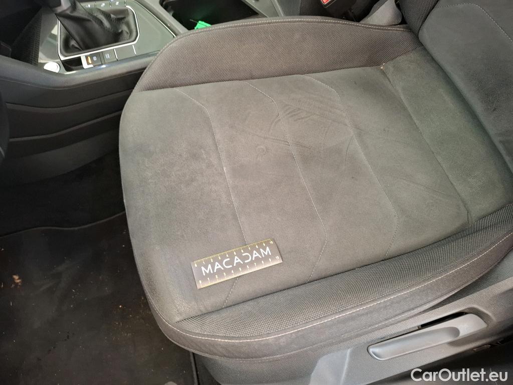  Volkswagen  Tiguan VOLKSWAGEN  / 2020 / 5P / SUV 1.4 eHybrid 245 DSG6 Elegance #19