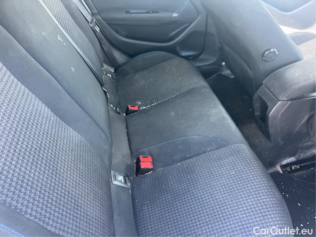  Peugeot  308 PEUGEOT  / 2017 / 5P / berlina con portón 5p Style BlueHDi 130 S&S #33