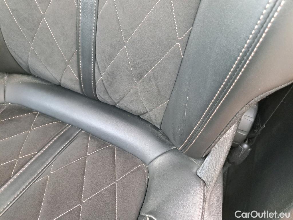  Peugeot  5008 PEUGEOT  / 2017 / 5P / todoterreno GT 2.0L BlueHDi 133kW (180CV) S&S EAT8 #5