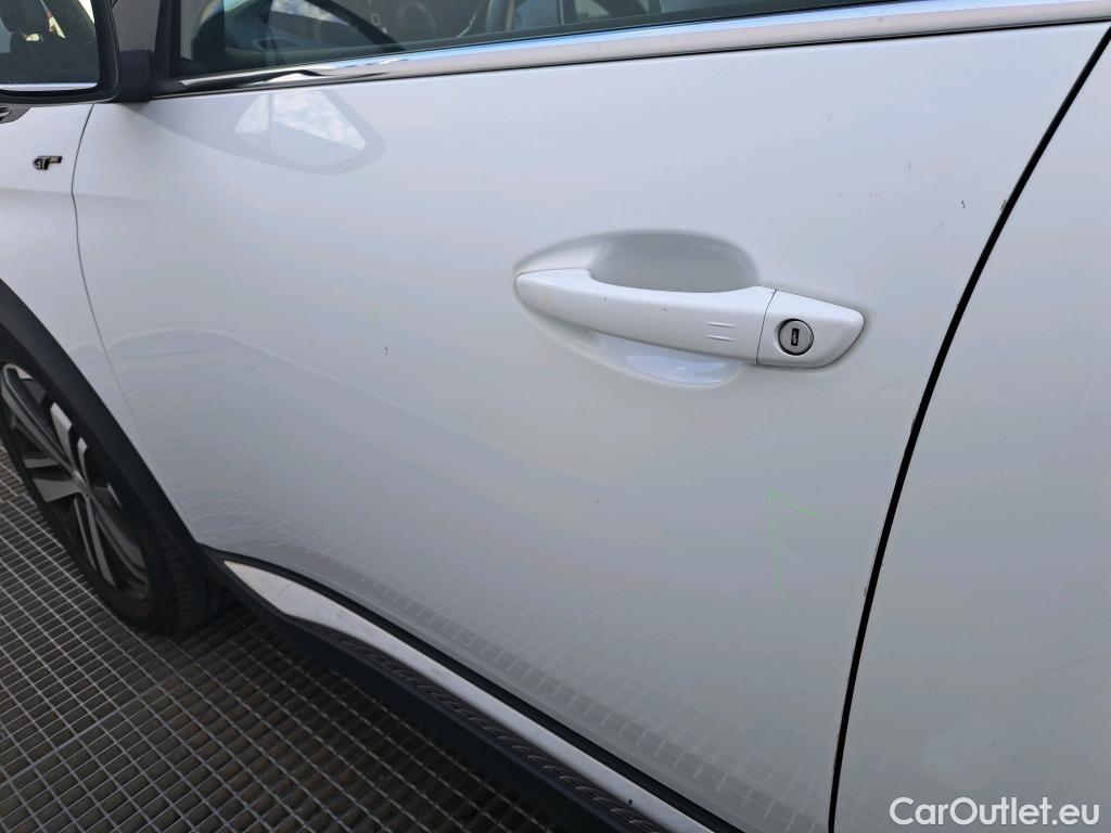  Peugeot  5008 PEUGEOT  / 2017 / 5P / todoterreno GT 2.0L BlueHDi 133kW (180CV) S&S EAT8 #1
