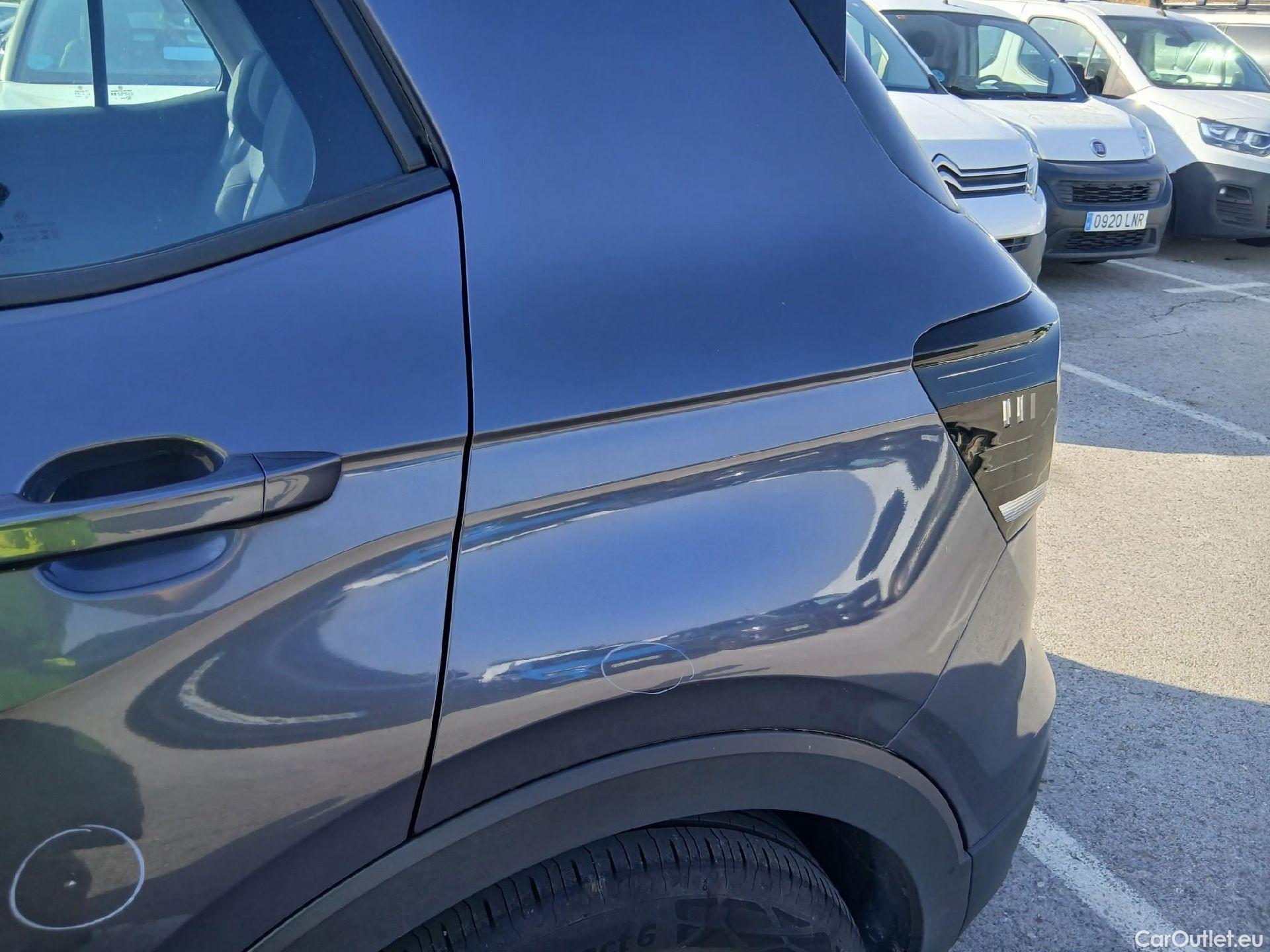  Volkswagen  T-CROSS VOLKSWAGEN  / 2018 / 5P / todoterreno Advance 1.0 TSI 70kW (95CV) (AC2) #15