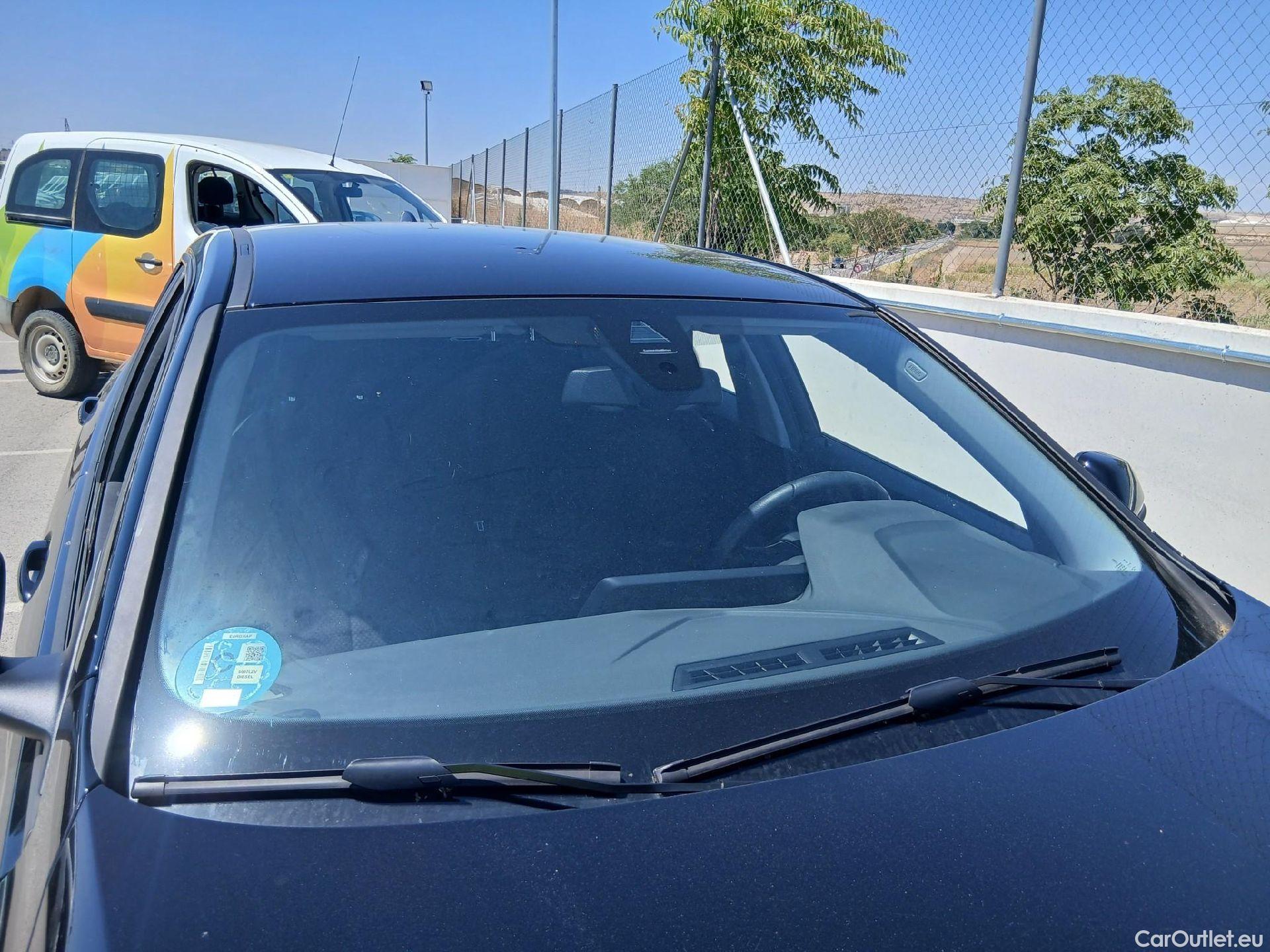  Bmw  Serie 1 BMW  / 2019 / 5P / berlina con portón 118d #1