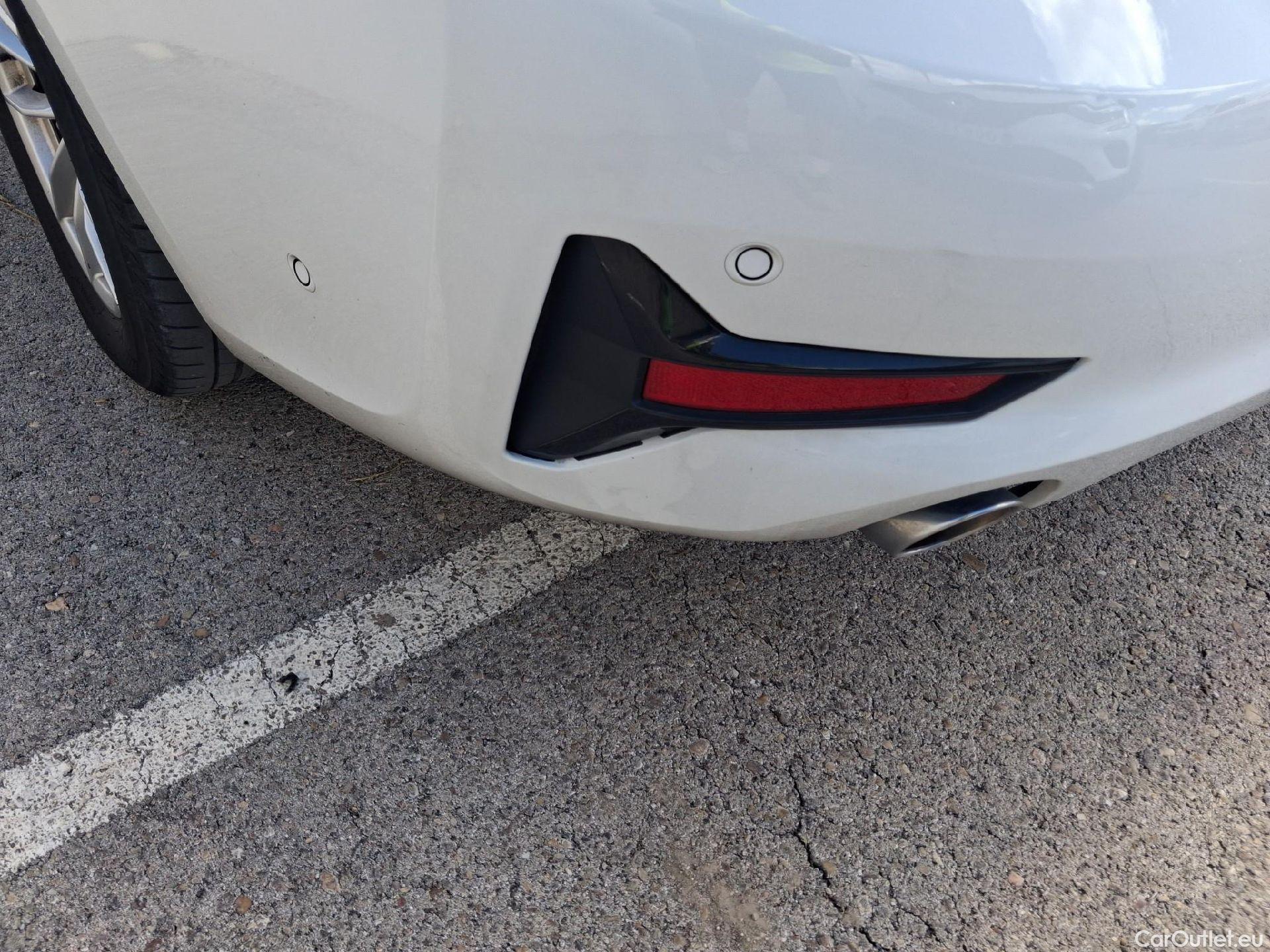  Bmw  Serie 3 BMW  / 2018 / 4P / sedán 318d Auto. #11