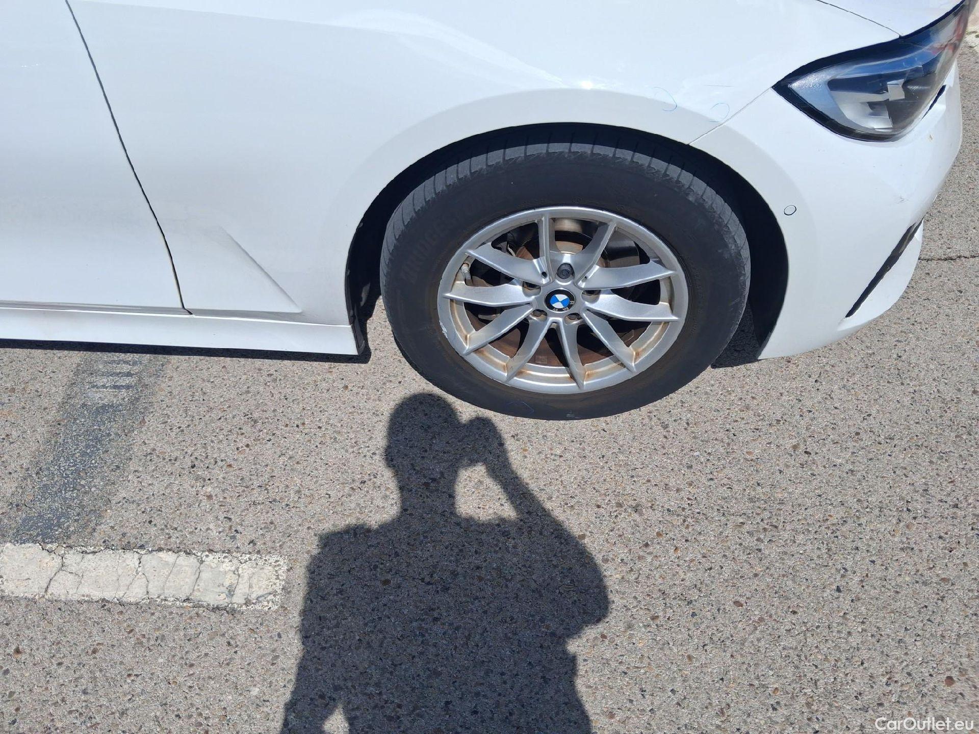  Bmw  Serie 3 BMW  / 2018 / 4P / sedán 318d Auto. #1
